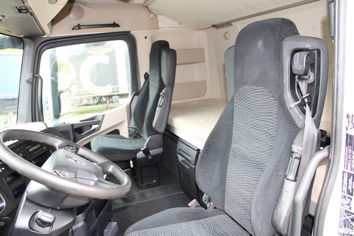 Mercedes-Benz Actros 1845